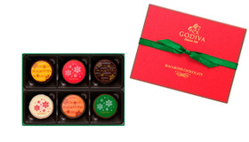 ゴディバ 2015年クリスマス限定コレクション「ノエル ルミヌ コレクション」より、「クリスマス マカロンショコラ」（6個入り、3,240円）。