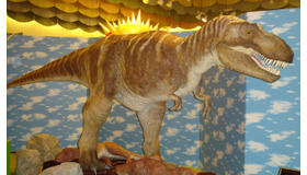 ティラノサウルスのロボット