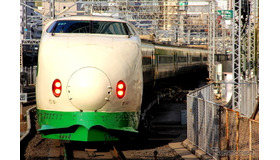 東北新幹線の大宮～盛岡間開業時に導入された200系。開業当初は沿線の民謡などをアレンジしたチャイムが各駅到着の直前に流されていた。