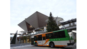 ゆりかもめの国際展示場正門駅の正面にある東京国際展示場。