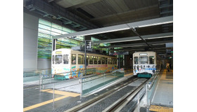 南北接続工事が進められている富山駅の高架下。写真は富山地方鉄道富山市内軌道線が乗り入れている高架下の富山駅停留場。