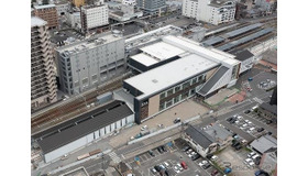 諫早駅の建設状況（8月時点）。