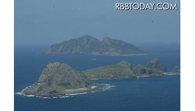 尖閣諸島（手前から、南小島、北小島、魚釣島）