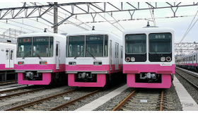 新京成の8800形と8000形（右端）。8000形は2021年11月に引退しており、今後は8800形の置換えが進められる。