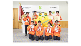 優勝した神奈川県代表栄光学園高等学校