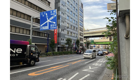 池袋六ツ又交差点を明治通り池袋駅側から望む