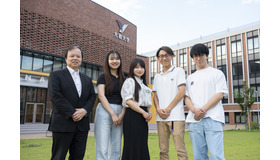 中岡義久教授と1期生の2年生