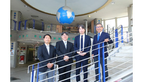 右から、相洋高校 小林悟校長、特進コース主事 大学受験講座運用室長 小髙二郎先生、まなびコーチング 工藤康平氏、安藤健治氏