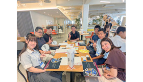 多様な立場の参加者が意見を交換するようす（8月開催のQUEST HEROES summerにて）