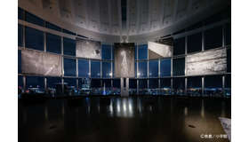 会場エントランス（夜景）