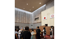 夏休み親子参加イベント「議事堂見学会と投票体験」