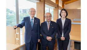 東京私立中学高等学校協会・会長の近藤彰郎先生（中央）と、神奈川県私立中学高等学校協会・理事長の工藤誠一先生（右）、日能研副社長の茂呂真理子氏（左）