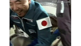 ISSに入室する古川宇宙飛行士（出典：JAXA/NASA） ISSに入室する古川宇宙飛行士（出典：JAXA/NASA）