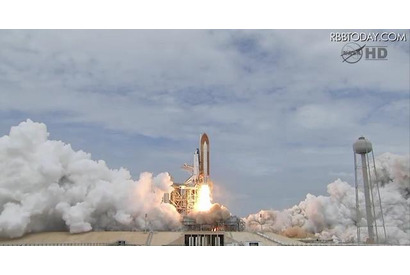 NASA、最後のスペースシャトル「アトランティス」打ち上げ成功 画像