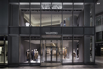 ヴァレンティノが都内初の旗艦店オープン、熊本地震チャリティバッグ限定販売 画像