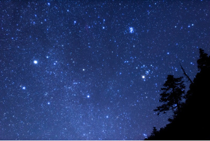 今夜見えるか「4月こと座流星群」いつどこを見上げる？ 画像