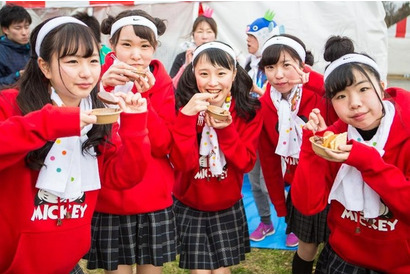 チョコレートを食べながらゴールを目指す「チョコラン2019」親子ペアランも 画像