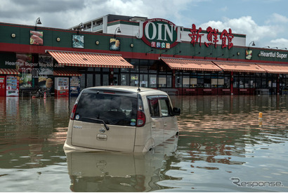 台風シーズン、水没した車からの脱出手順の確認を 画像
