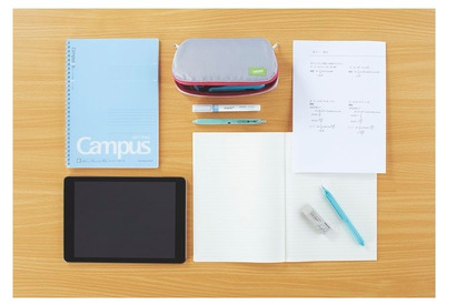 狭い机や通学中でも使いやすい「キャンパス ソフトリングノート」発売 画像
