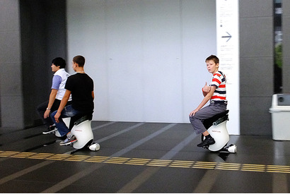 ホンダの次世代1人乗りモビリティ、日本科学未来館で体験可能に 画像