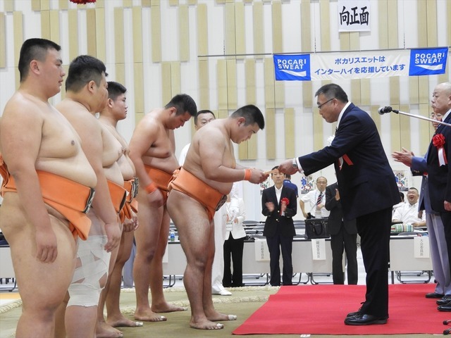 インターハイ相撲競技 団体戦32校の頂点は埼玉栄高等学校 リセマム インターハイ相撲競技 団体戦32校の頂点は埼玉栄高等学校 リセマム