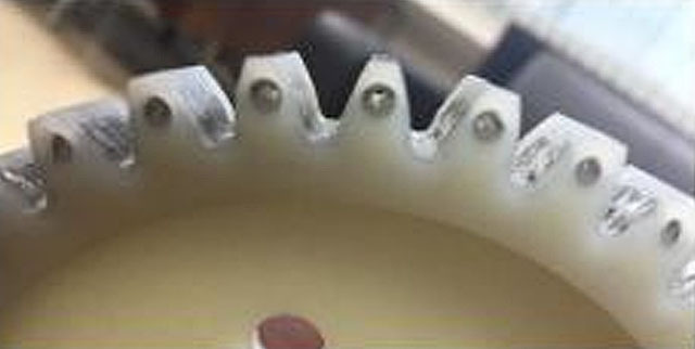 炭素繊維織物で強化した樹脂製歯車