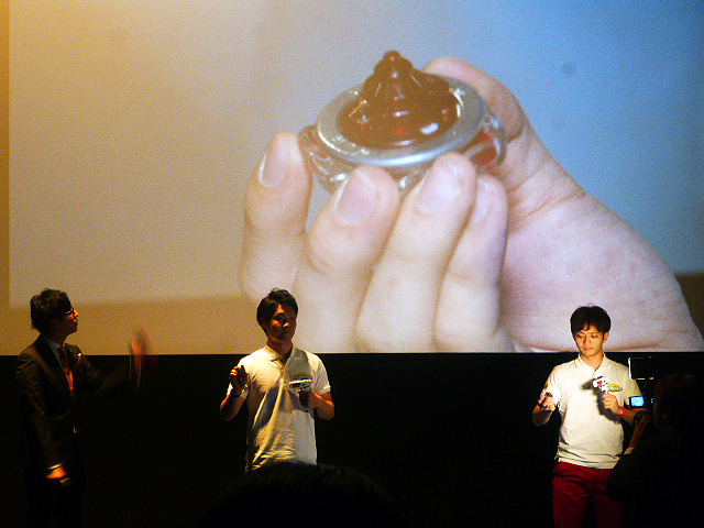 東京・秋葉原で4月15日に開催された「ベイブレードバースト」記者発表会のようす