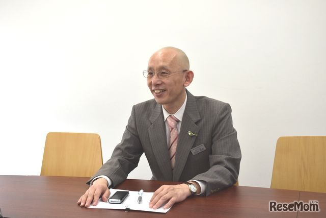 インタビューに応える前田氏