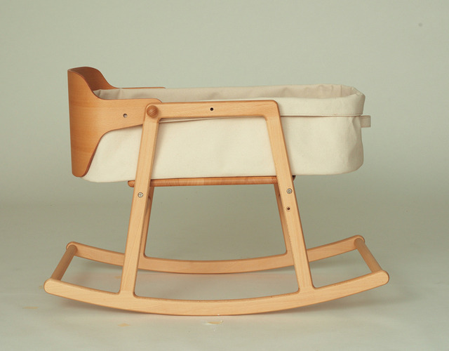 モイ 揺りかご（ロッキングチェアにもなる）