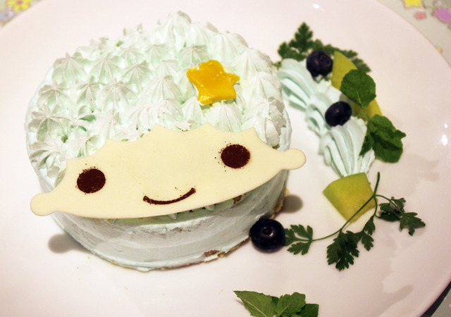 「あなたは誰とお祝いする? ふわふわショートケーキ」（キキ）