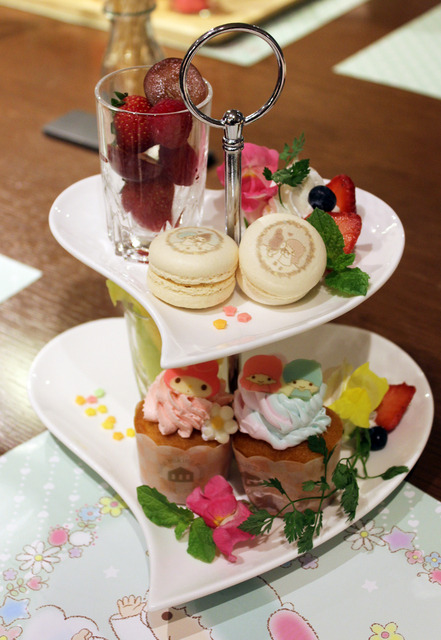 「オシャレにお祝いデザートタワー」