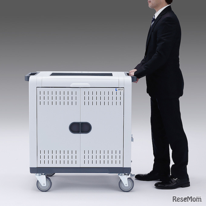 キャスター付きで移動可能