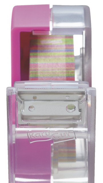 テープが特殊加工刃に垂直にあたって切れるので、のりがたまりにくく、切れ味が長持ちする