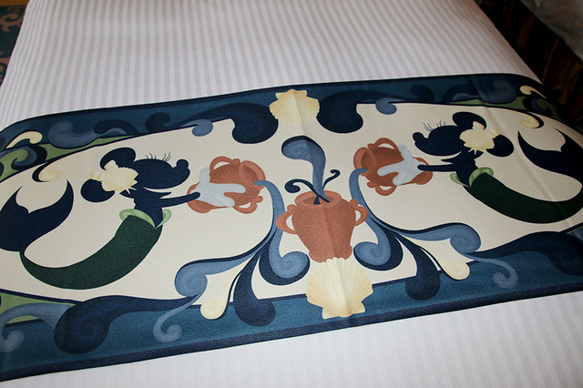 ベッド「ポルト・パラディーゾ・サイド スーペリアルーム」