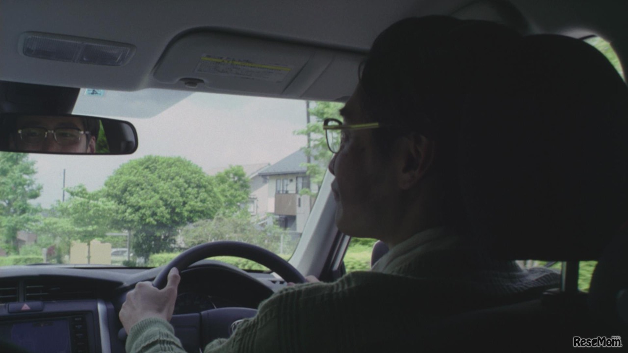 Daughter's view　ムービーは最後に父と娘、孫の3世代でドライブをするシーンが流れる