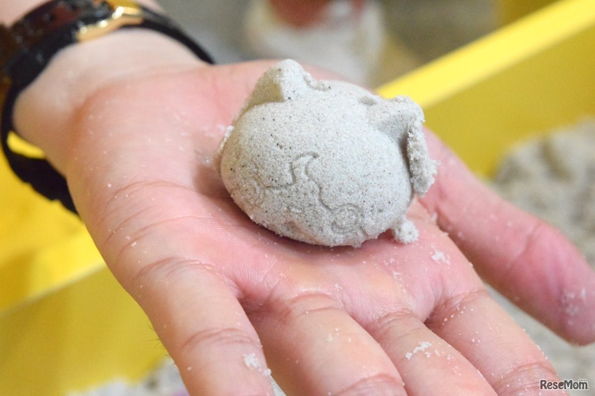 専用のカップで「妖怪ウォッチ」のキャラクターも作成できる