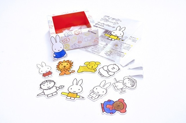 好きな色を塗って自分だけのブローチを作れるセット