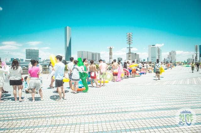 お台場に全長300mのウォータースライダーが出現！「スライド・ザ・シティ」第2弾開催