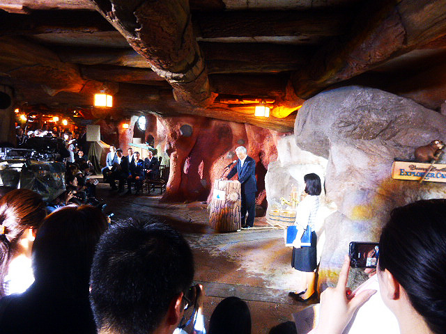 新スポット「ハンドウォッシングエリア」（花王提供）オープニングセレモニー