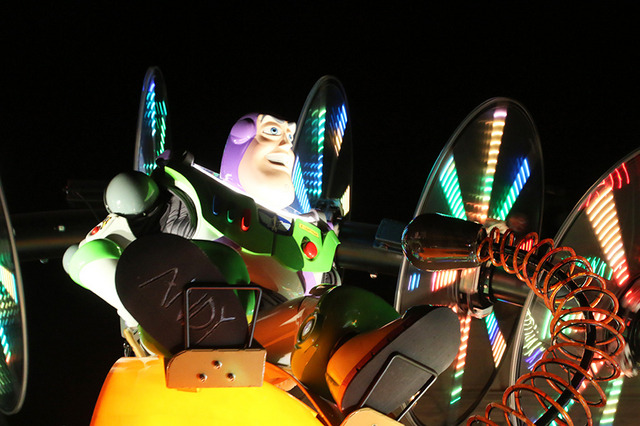 「ディズニー・ペイント・ザ・ナイト(C) Disney/Pixar