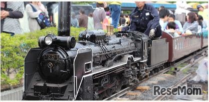 「梅小路蒸気機関車館」