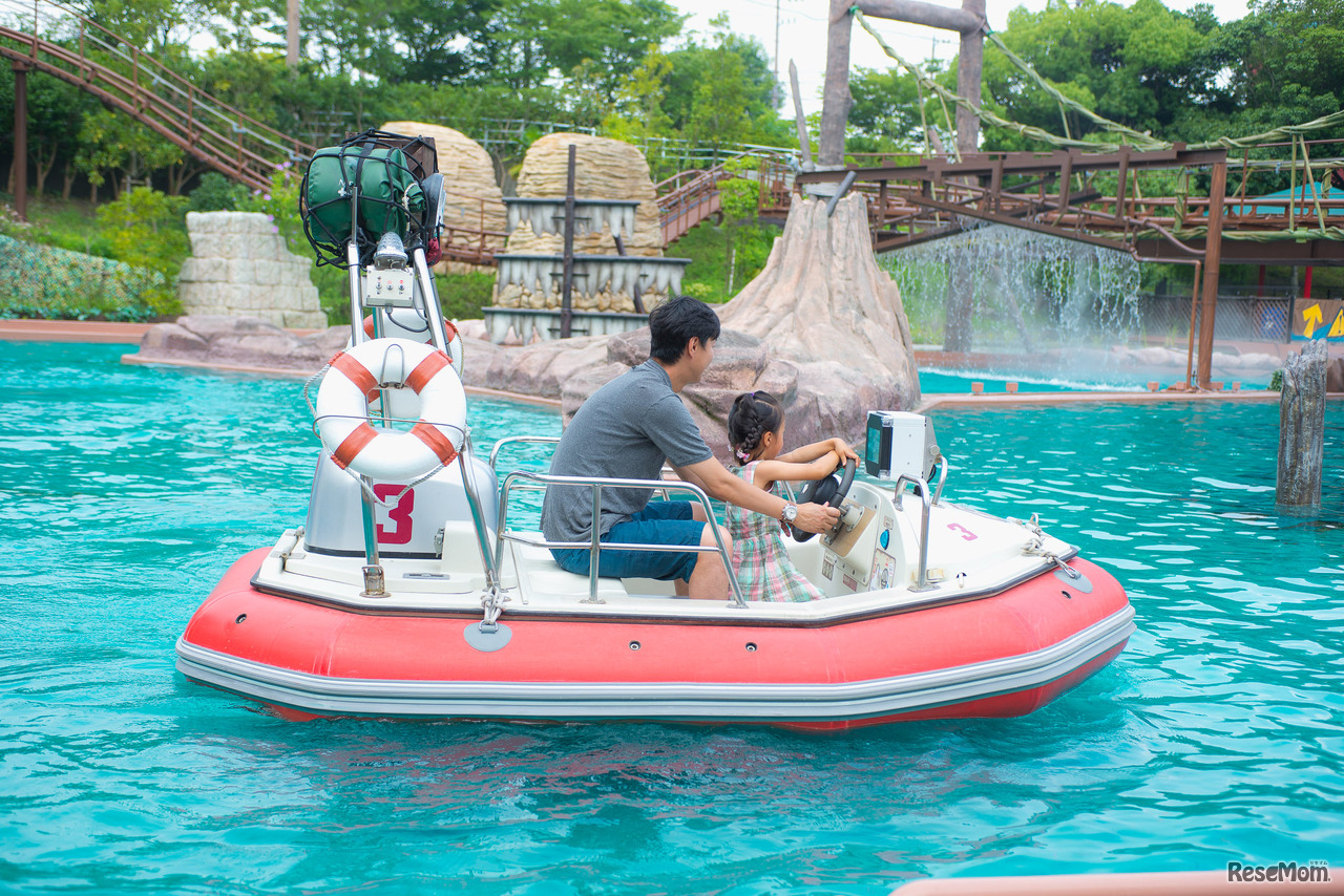 アドベンボートフロンティアで自由にコース内を操縦