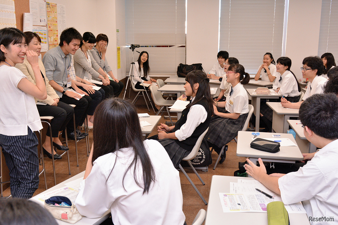 熱心にメモを取る姿や、講師の話にうなずく姿が見られた