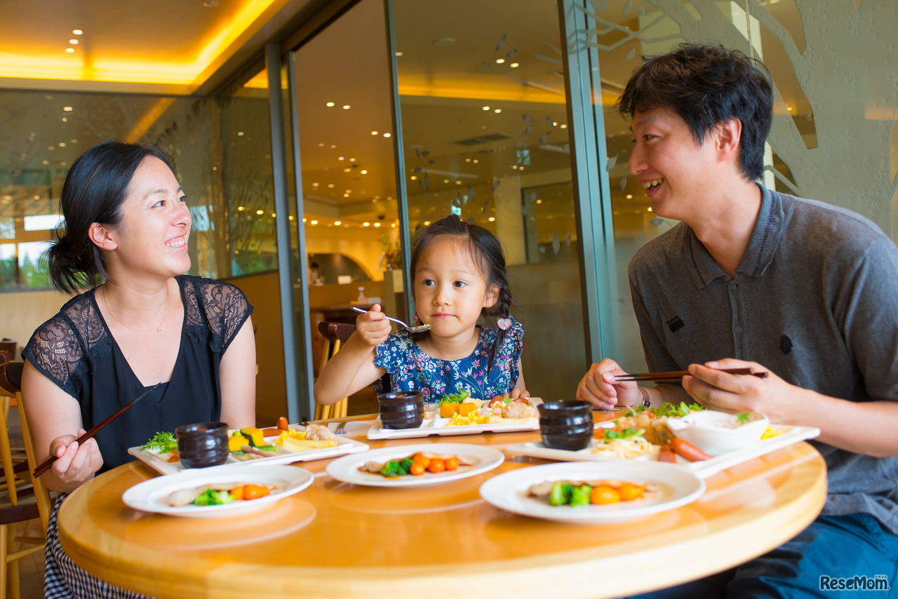 カジュアルなビュッフェの「そら・たべよ」