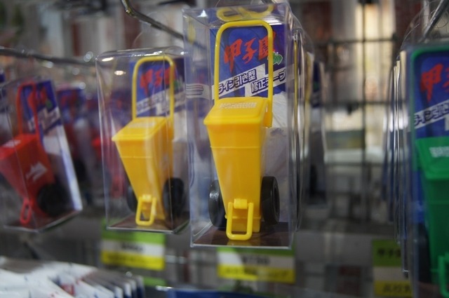 甲子園球場内のオフィシャルグッズショップ