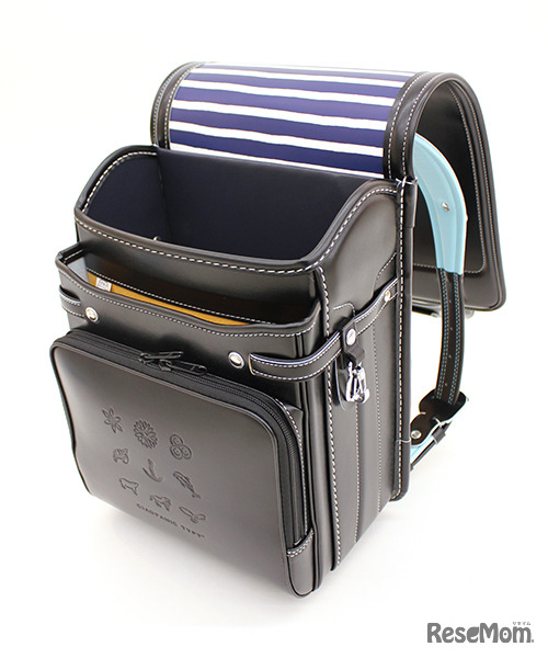 素材は軽くて丈夫なクラリーノエフを使用