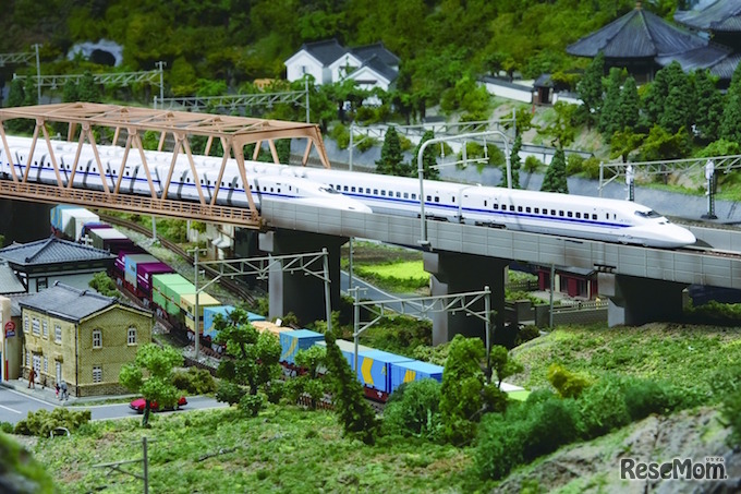 リアルな景色の大型ジオラマ