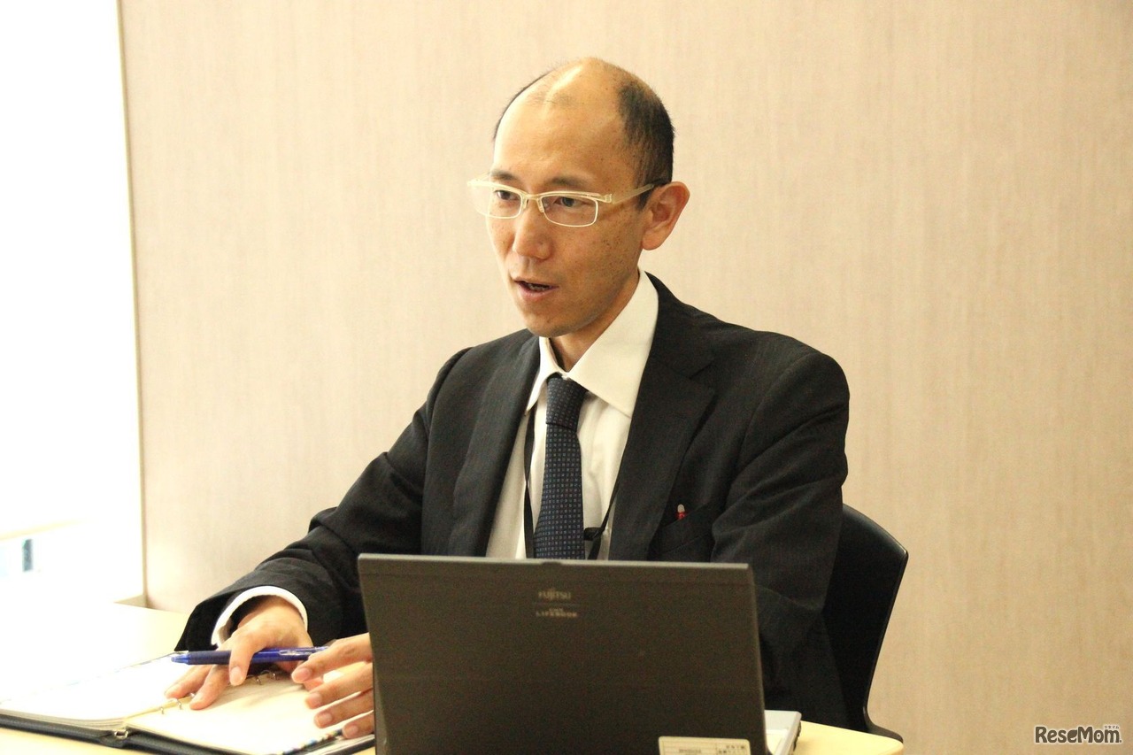 インタビューに応える草郷氏