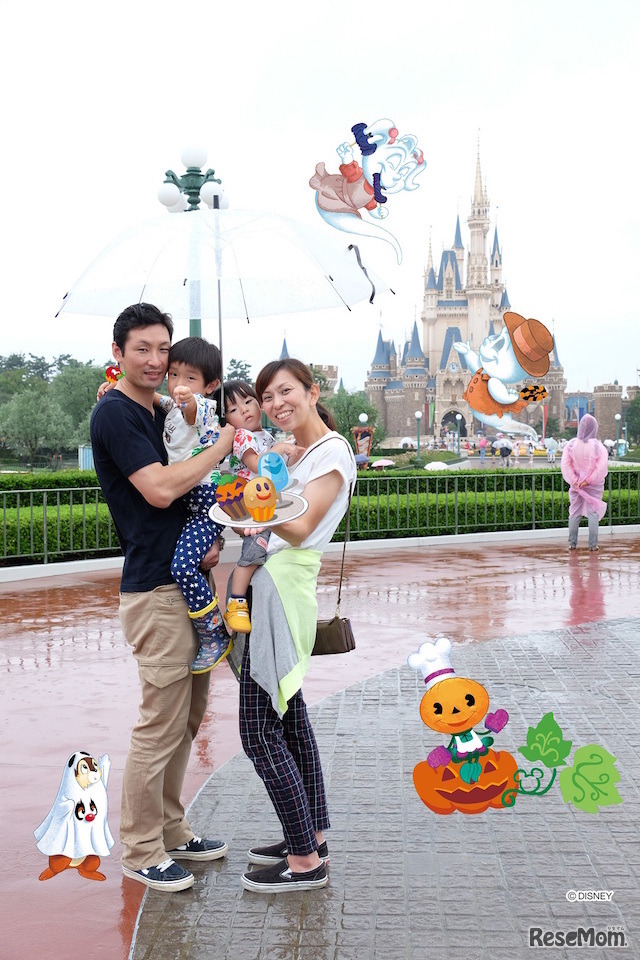 ハロウィーンバージョンの「マジカルプラス」の写真 (c) Disney