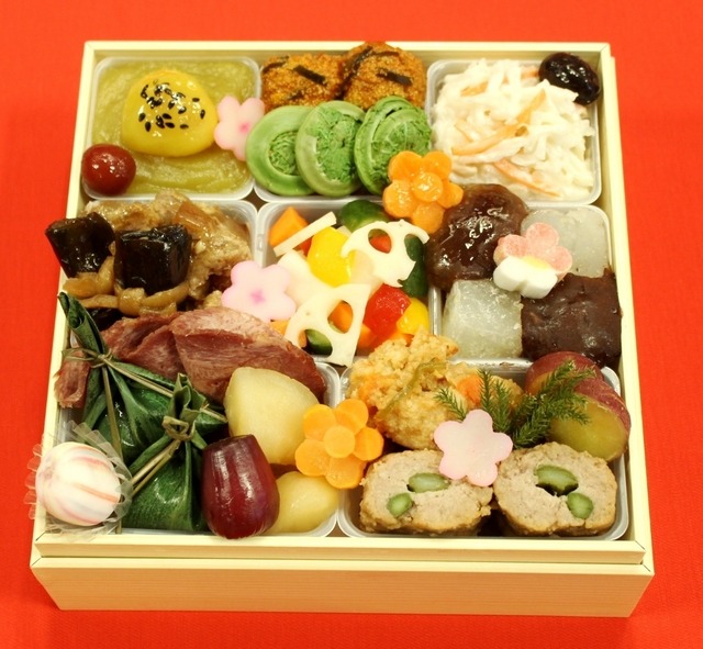 十月亭 和洋折衷三段重「春麗」